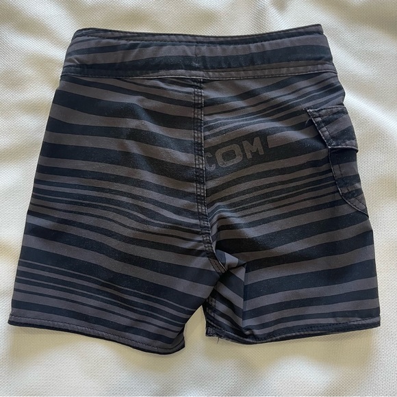 Volcom Toddler Board Shorts 3T - Picture 2 of 6